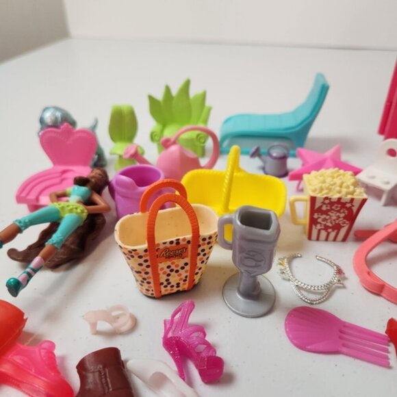 Barbie Doll House Miniatures Accessories Toys Suitcase Shoes Horse Saddle Dolls - Picture 4 of 12